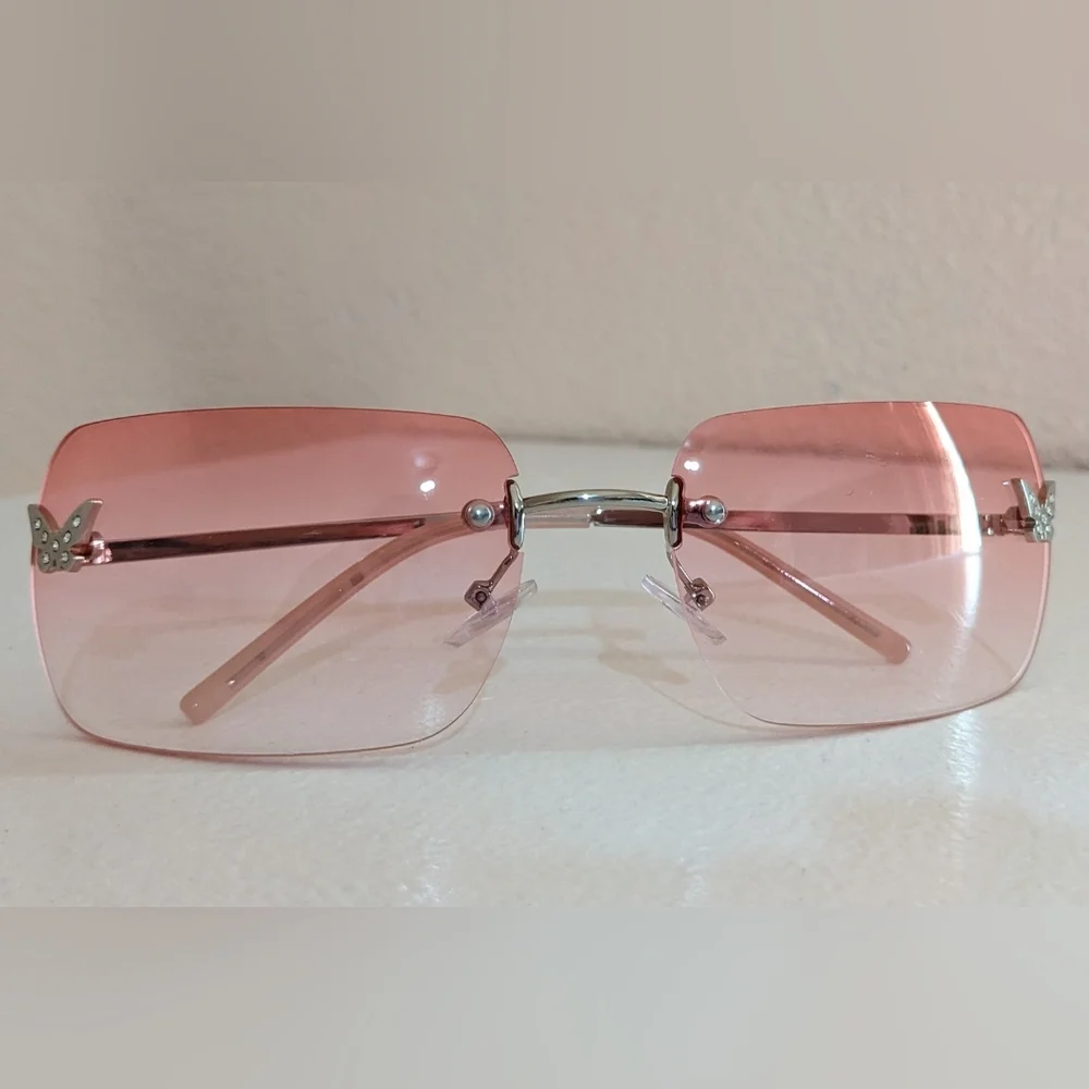 2000s/Y2K Pink Gradient Sunglasses - Picture 2 of 3